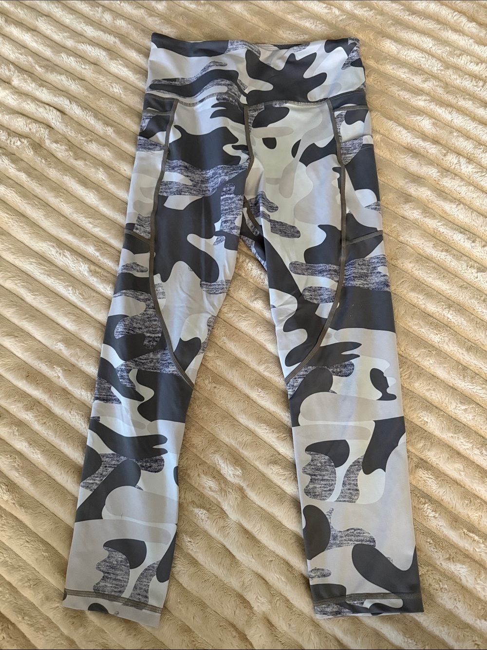 ZYIA Active Gray White Camo Hi-Rise Pocket Leggings Size Medium